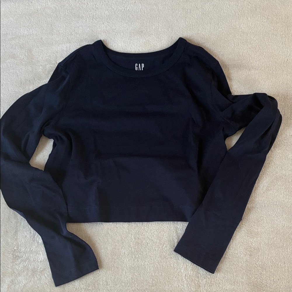 GAP Long Sleeve Cropped Top — Black